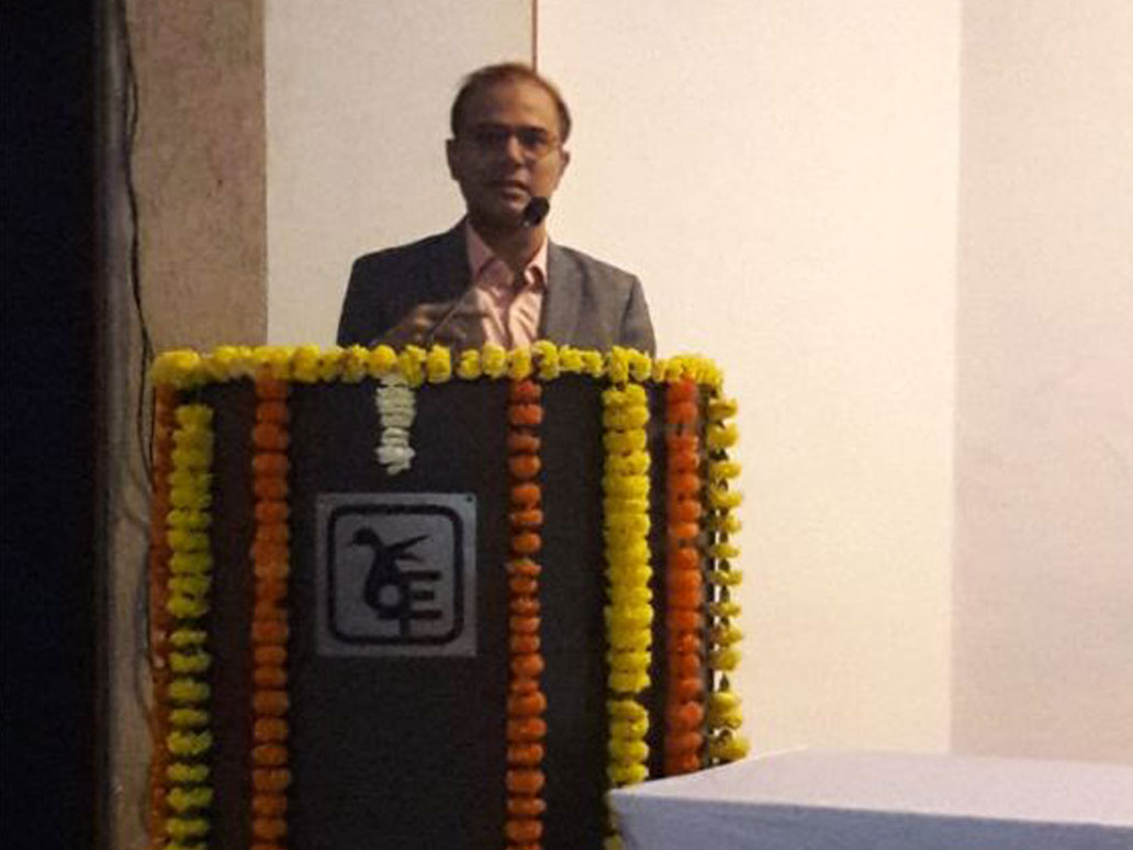 talk show on lasik by dr. nitin deshpande at kelkar college mulund-2