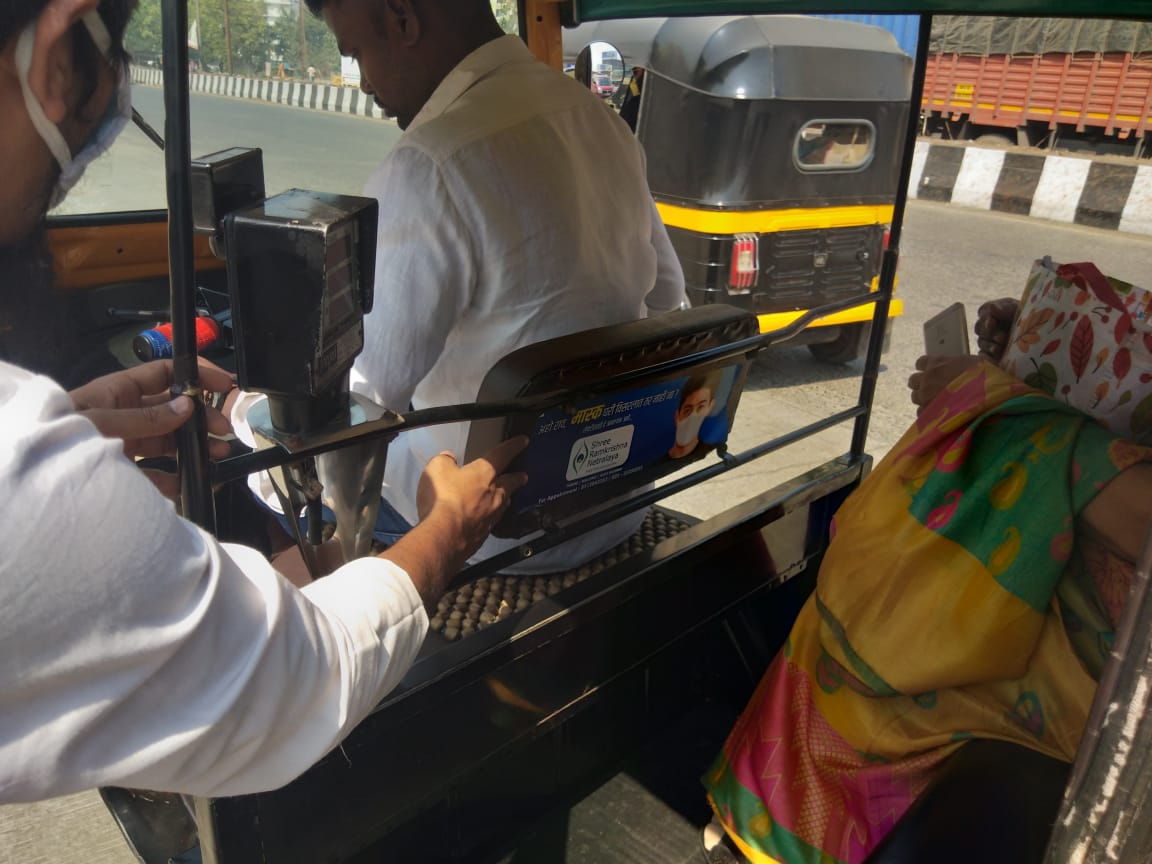 wear mask pamphlet in auto rickshaw-7