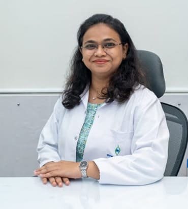 Dr. Vishakha Parate Cataract & Phaco Surgeon